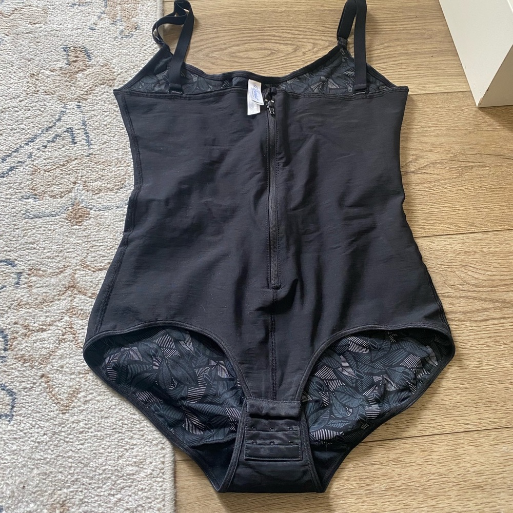 Leonids shape wear boydsuit, wear your own bra